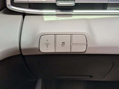 Used 2024 Hyundai Elantra Limited FWD image 24
