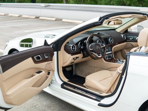 Used 2017 Mercedes-Benz SL 450 image 32