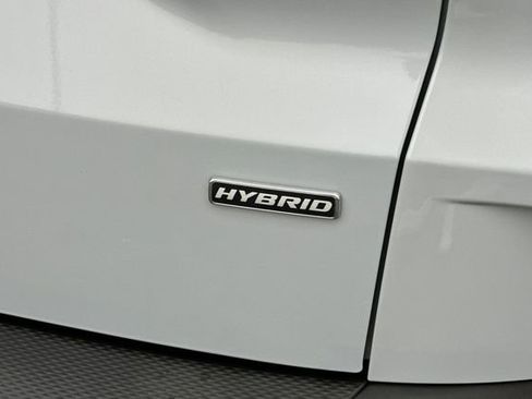 Used 2025 Ford Escape ST-Line w/ Equipment Group 301A image 9