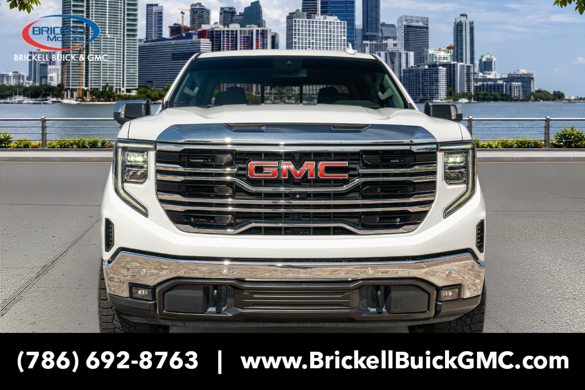 Used 2022 GMC Sierra 1500 SLT w/ SLT Premium Plus Package AWD/4WD image 4