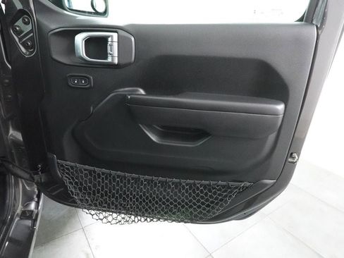 Used 2018 Jeep Wrangler Unlimited Sport S AWD/4WD image 31