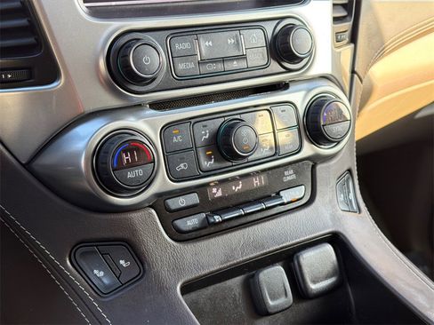 Used 2019 Chevrolet Tahoe LT w/ LT Signature Package image 35