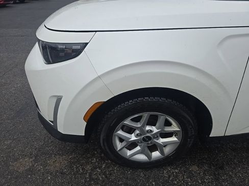 Used 2023 Kia Soul LX w/ LX Technology Package image 10