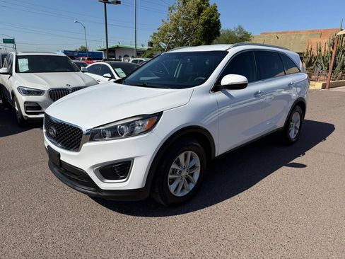 Used 2018 Kia Sorento FWD V6 image 1