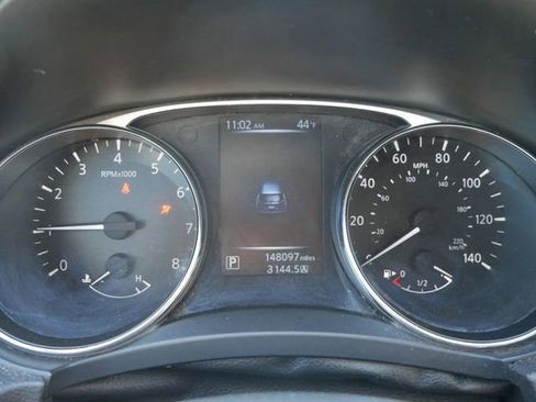 Used 2016 Nissan Rogue SV w/ SV Moonroof Package AWD/4WD image 27