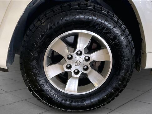 Used 2013 Toyota 4Runner SR5 image 10