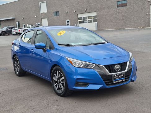 Used 2021 Nissan Versa SV FWD image 7