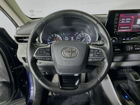Used 2020 Toyota Highlander XLE image 14