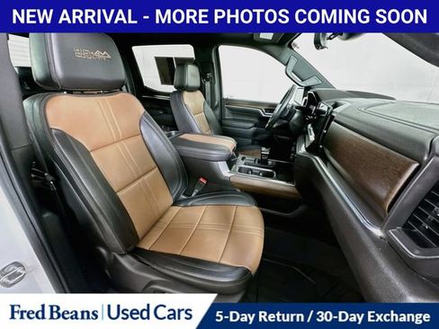 Used 2024 Chevrolet Silverado 1500 High Country w/ High Country Premium Package AWD/4WD image 36