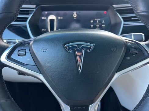 Used 2016 Tesla Model X P90D image 24