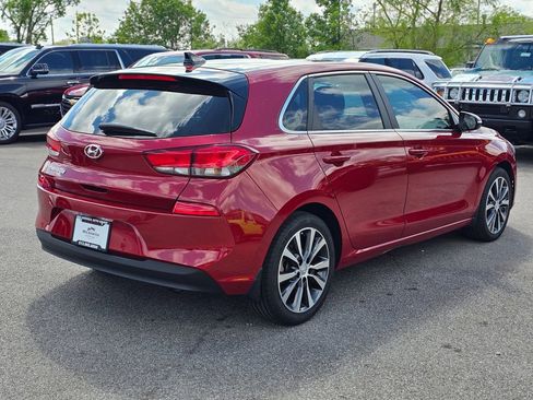 Used 2020 Hyundai Elantra GT w/ Style Package 02 FWD image 9