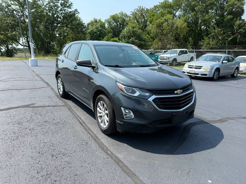 Used 2020 Chevrolet Equinox LS w/ LS Convenience Package FWD image 1