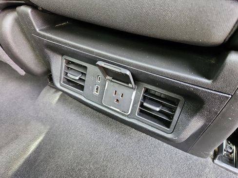 Used 2025 Chevrolet Silverado 1500 LT AWD/4WD image 41