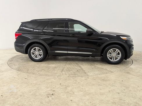 Certified 2024 Ford Explorer XLT w/ Equipment Group 202A image 8
