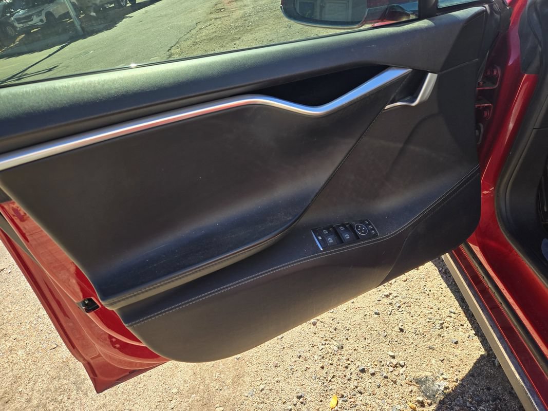 Used 2015 Tesla Model S 85D AWD/4WD image 3