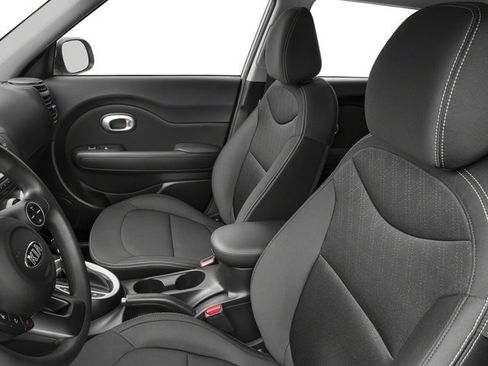 Used 2018 Kia Soul w/ Convenience Package FWD image 12