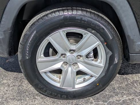 Certified 2022 Jeep Compass Latitude FWD image 7