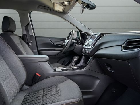 Used 2023 Chevrolet Equinox LT image 32