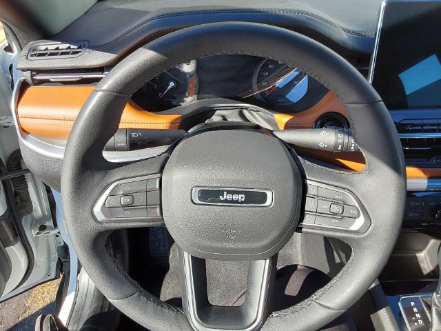 Used 2025 Jeep Compass Limited AWD/4WD image 24