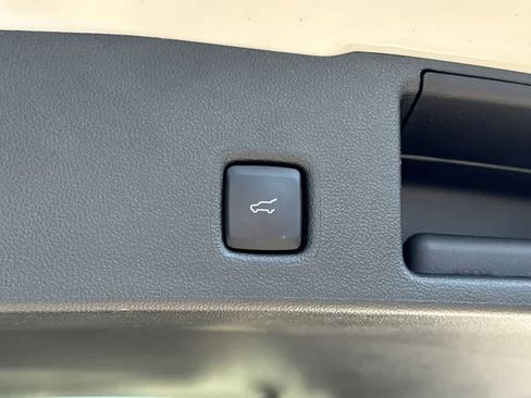 New 2024 Ford Escape SE FWD image 17