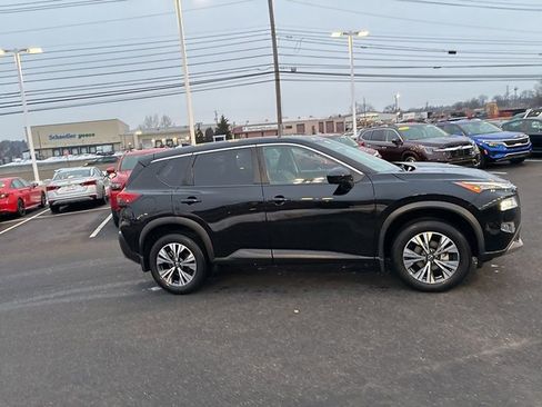 Used 2023 Nissan Rogue SV image 5