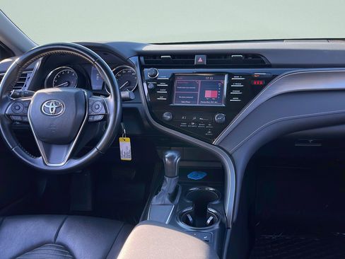 Used 2020 Toyota Camry SE FWD image 24