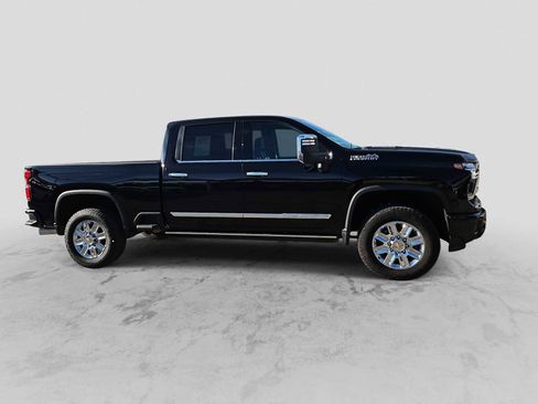 Used 2024 Chevrolet Silverado 2500 High Country image 9