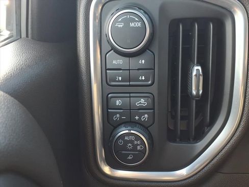 Used 2020 Chevrolet Silverado 1500 LTZ AWD/4WD image 21