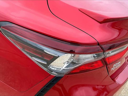 Used 2021 Toyota Camry SE image 22