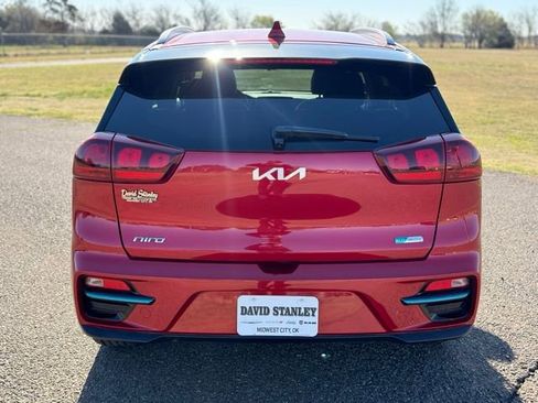 Used 2022 Kia Niro EX w/ Cold Weather Package image 5