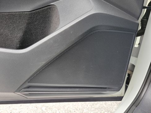 Used 2020 Volkswagen Tiguan SE R-Line image 18