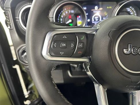 Used 2023 Jeep Wrangler Unlimited Sahara image 14