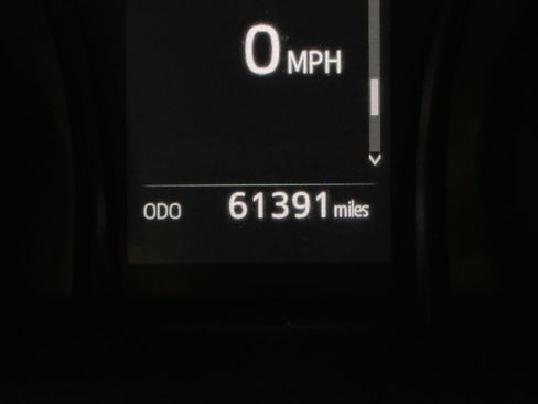 Used 2019 Toyota Camry L image 20