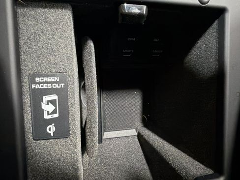 Certified 2026 Porsche Macan AWD/4WD image 30