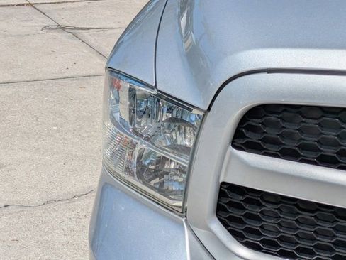 Used 2017 RAM 1500 Express RWD image 10
