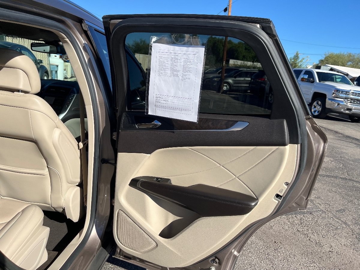 Used 2019 Lincoln MKC Reserve w/ MKC Technology Package FWD image 16