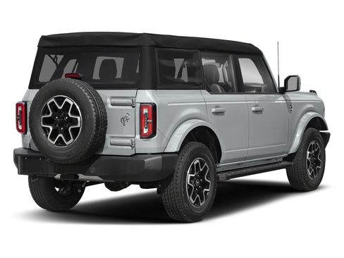 New 2026 Ford Bronco Outer Banks w/ Black Appearance Package image 3