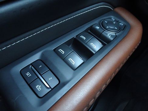 Used 2023 GMC Yukon XL Denali Ultimate image 33