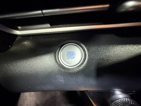 Used 2022 Hyundai Elantra SEL w/ Convenience + Premium Package FWD image 30