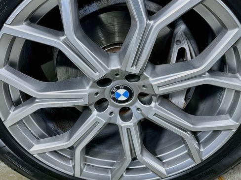 Used 2022 BMW X7 xDrive40i w/ Premium Package AWD/4WD image 33
