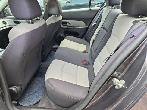 Used 2014 Chevrolet Cruze LS FWD image 10
