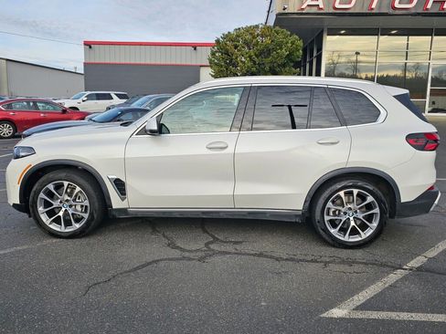 Used 2024 BMW X5 xDrive40i image 2