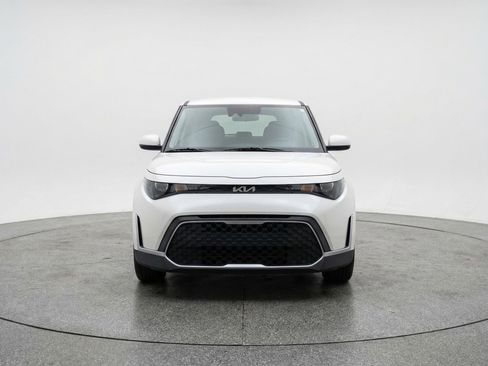 Used 2025 Kia Soul LX w/ LX Technology Package image 2