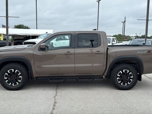 Used 2022 Nissan Frontier Pro-X RWD image 6