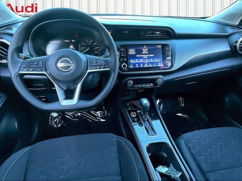 Used 2022 Nissan Kicks SV FWD image 7