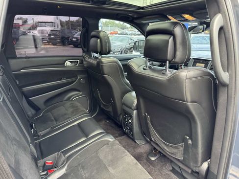 Used 2017 Jeep Grand Cherokee SRT AWD/4WD image 35