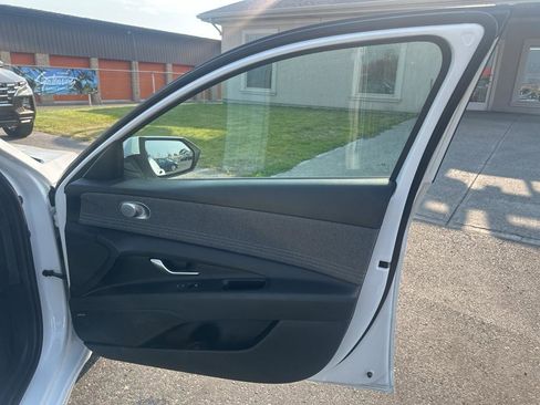 Used 2023 Hyundai Elantra Limited w/ Cargo Package image 20