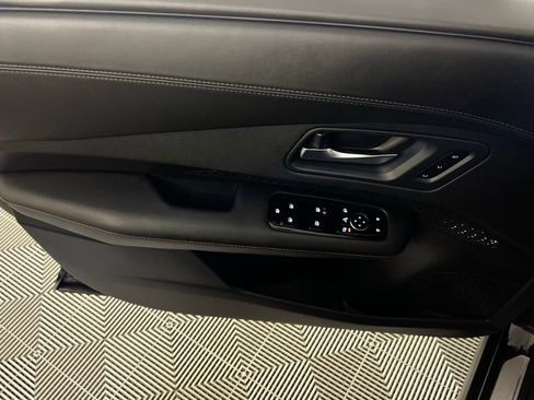 Used 2024 Nissan Ariya AWD image 21