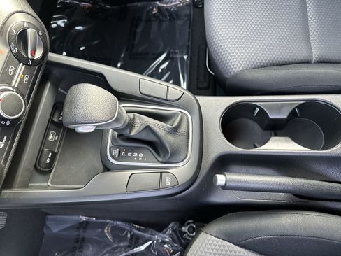 Certified 2023 Kia Soul LX w/ LX Technology Package FWD image 20
