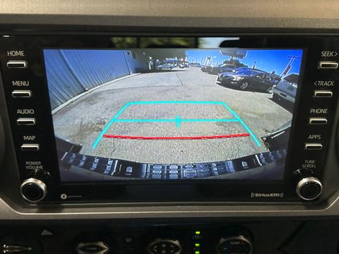Used 2023 Toyota Tacoma TRD Off-Road w/ Technology Package AWD/4WD image 15